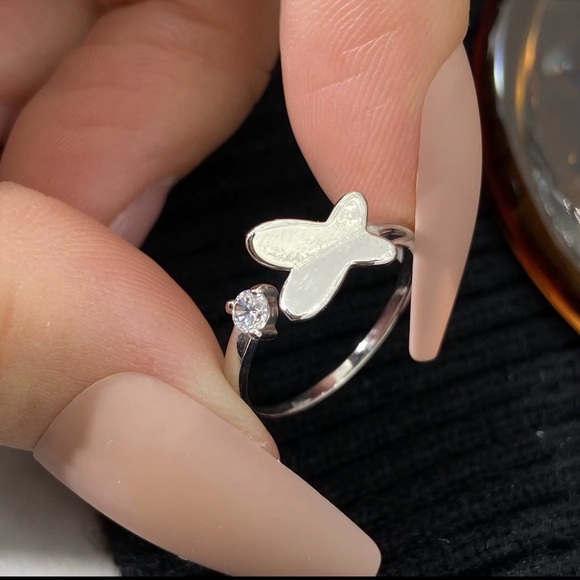 Chic S925 Silver Butterfly Ring - Picture 11 of 13